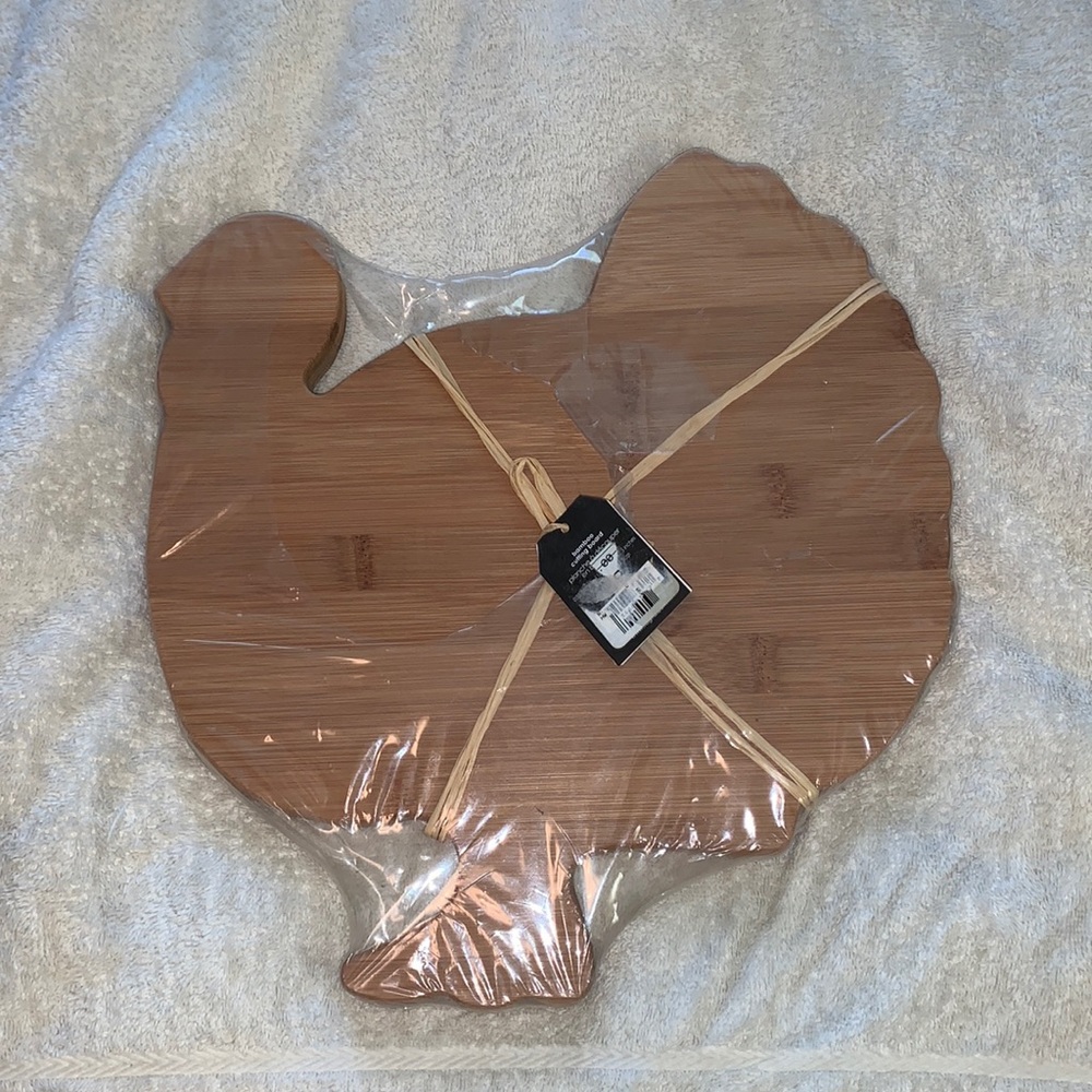 Turkey shaped bamboo cutting board